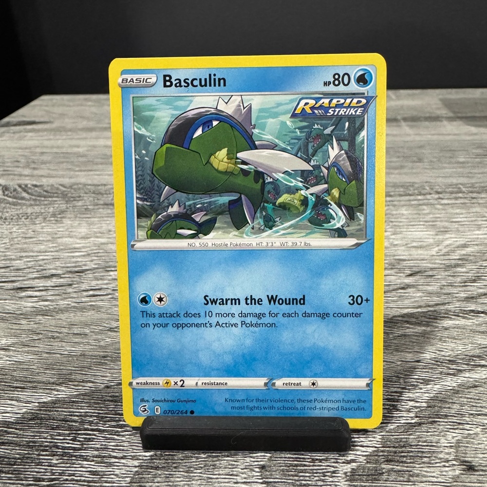 Pokémon | Fusion Strike #070/264: Basculin (2021) - Collectible Trading Card